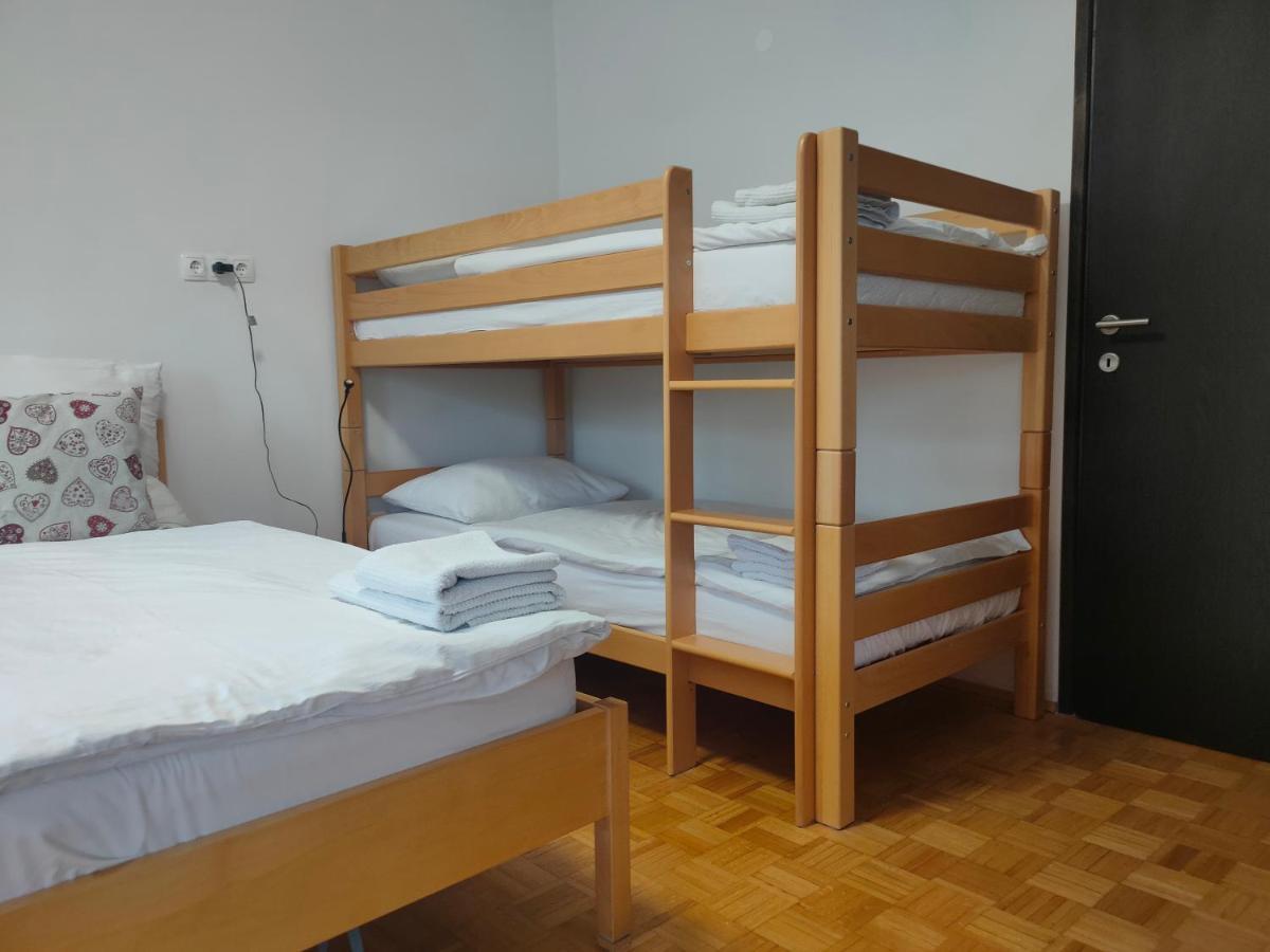Rooms And Apartment Na Poljani Skofja Loka Luaran gambar