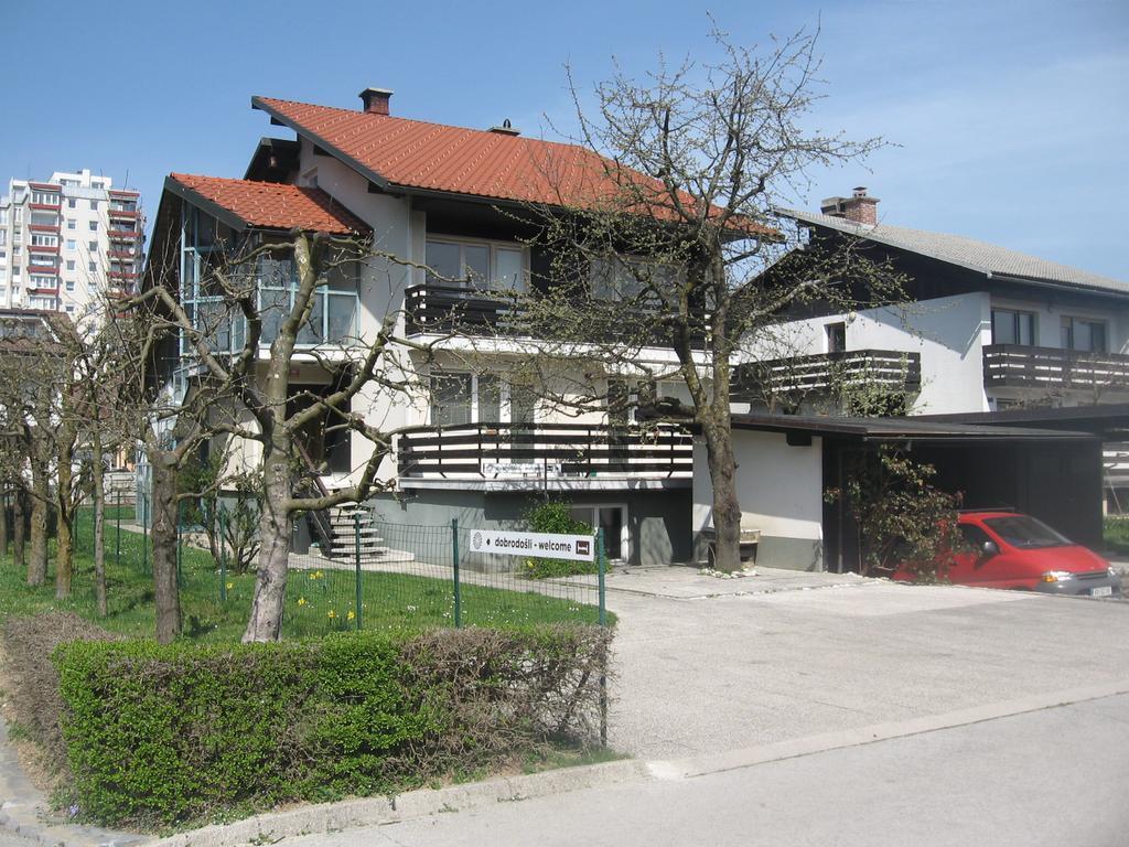 Rooms And Apartment Na Poljani Skofja Loka Luaran gambar
